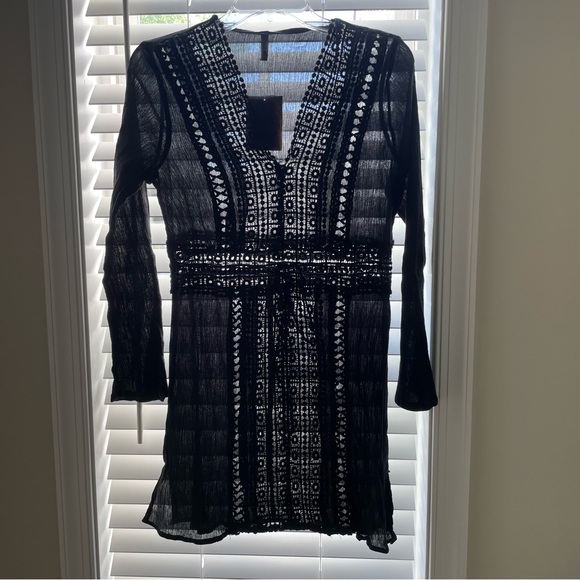 Raviya Other - Raviya black crochet cover up